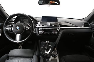 Sedan BMW 330 20 av 28