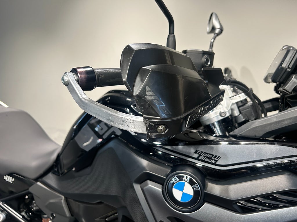 BMW F750GS /3,45%/Chassisänkt/Motorbågar/703 mil
