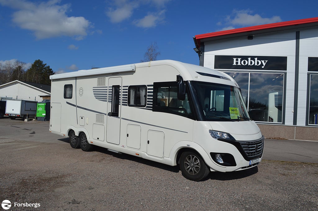 Pilote *Le Voyageur LV8.5CL Lyx husbilen / Queensbed, Hydraliska stödbe