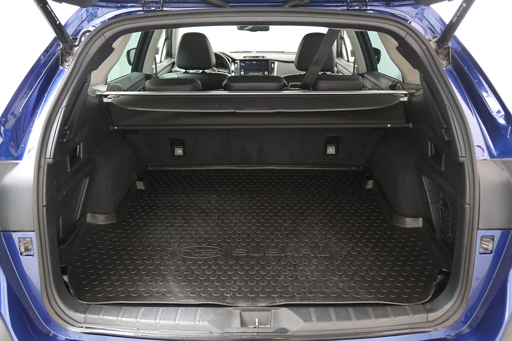 Subaru Outback 2,5i 169hk XFuel Limited AWD Aut Skinn Extraljus Drag 2022