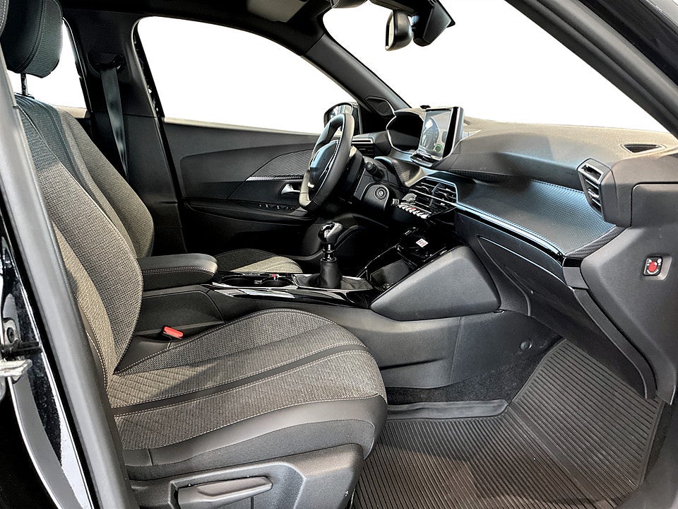Bild på Peugeot 2008 Allure 1.2 PT 130hk CARPLAY P-SENSORER