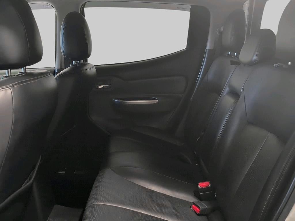 Mitsubishi L200 Double Cab Business 2.4D 181 hk Kåpa Vhjul