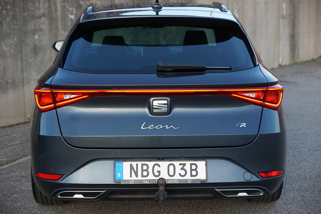 Seat Leon Sportstourer 1.5 eTSI FR Cockpit Drag B-Kamera
