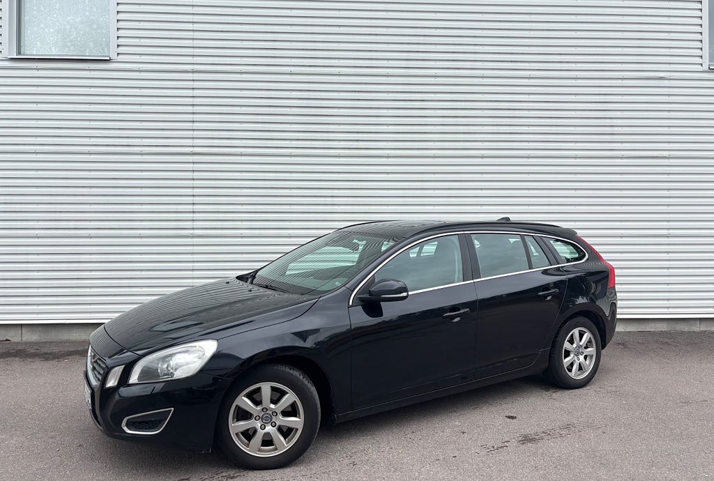 Volvo V60 D2 Momentum 115HK / Drag /P-Sens /Taklucka /Kamrem Bytt