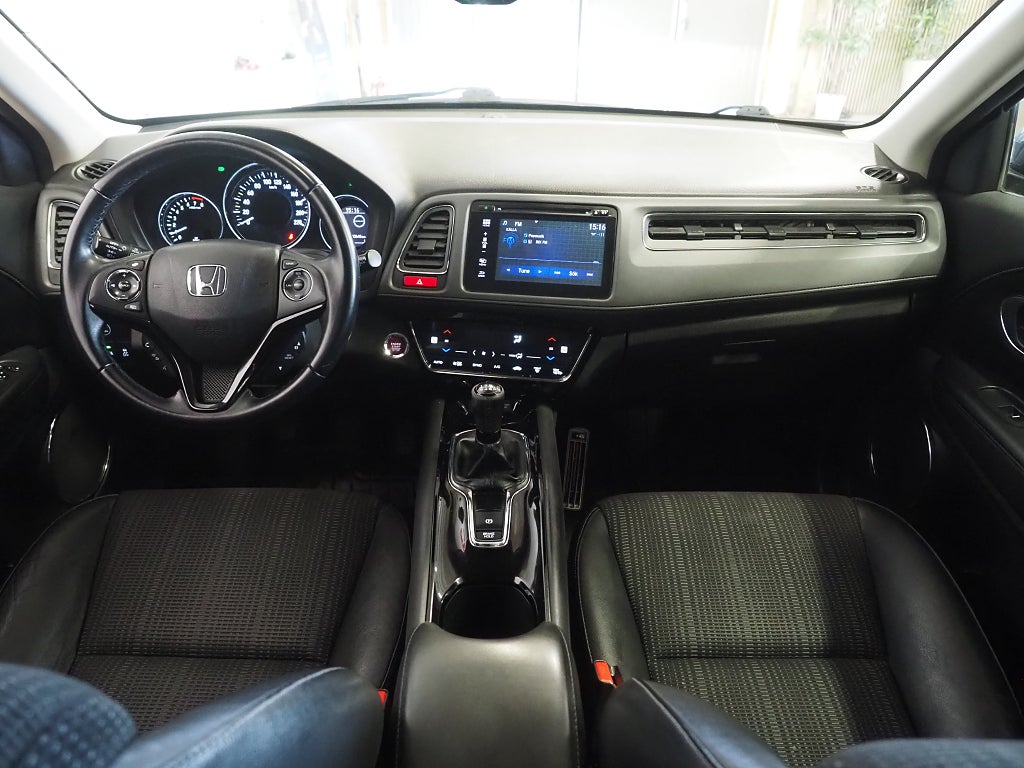 Honda HR-V 1.5 i-VTEC 131hk Executive |Drag|Pano|Kamera|Navi| 2016
