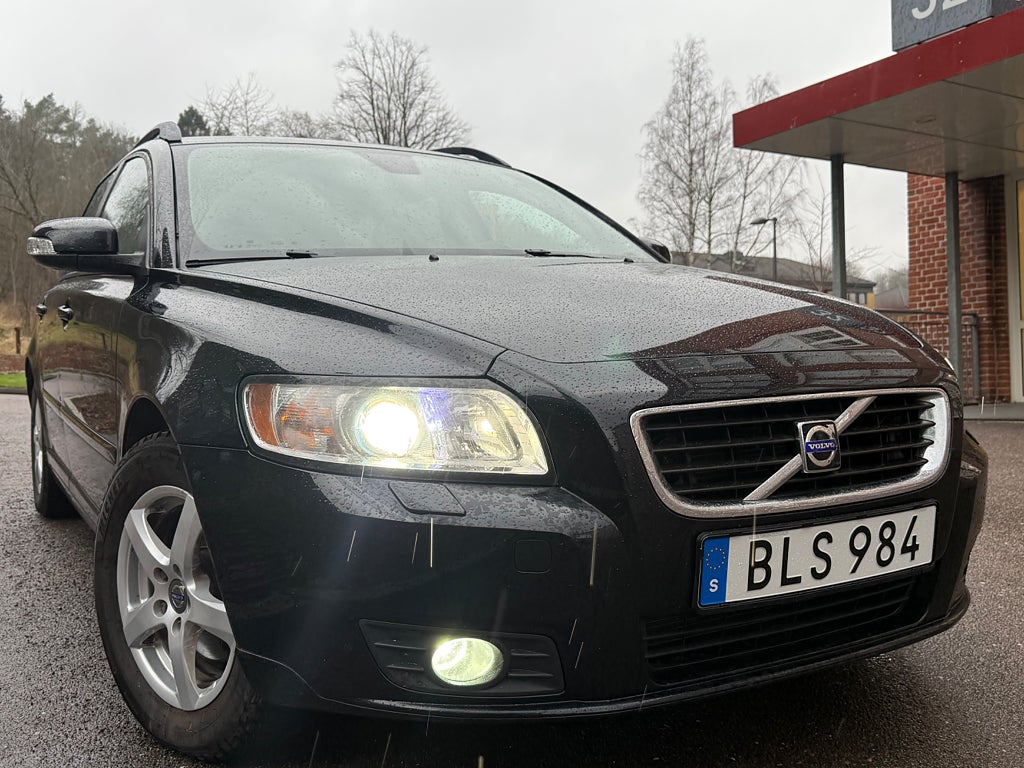 Volvo V50 1.8F 125HK/Drag/BiXenon/Värmare/Nybesiktad 