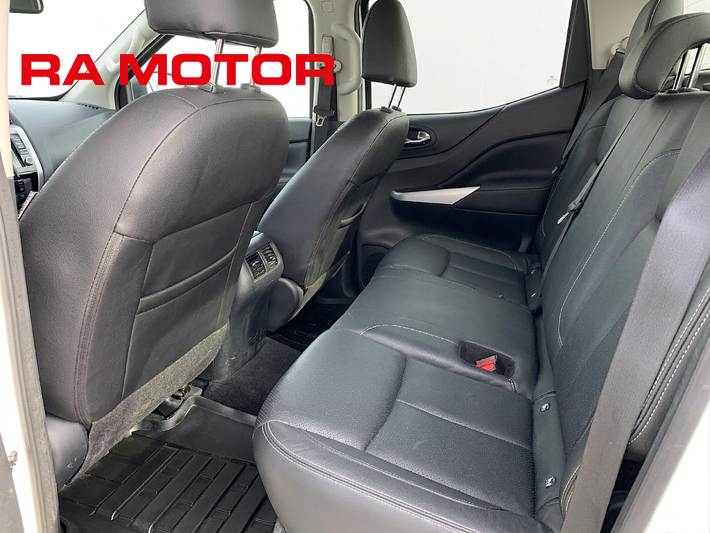 Nissan Navara 2.3 4WD | TEKNA | Moms | 2021