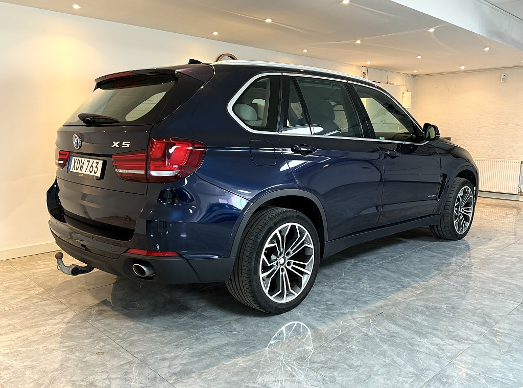 BMW X5 xDrive25d 218HK PANORAMA DRAG HELSKINN RATTVÄRME S+V