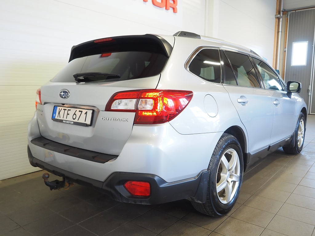 Subaru Outback 2.5 4WD Lineartronic 175hk Drag Skinn B-Kamera M-Värm