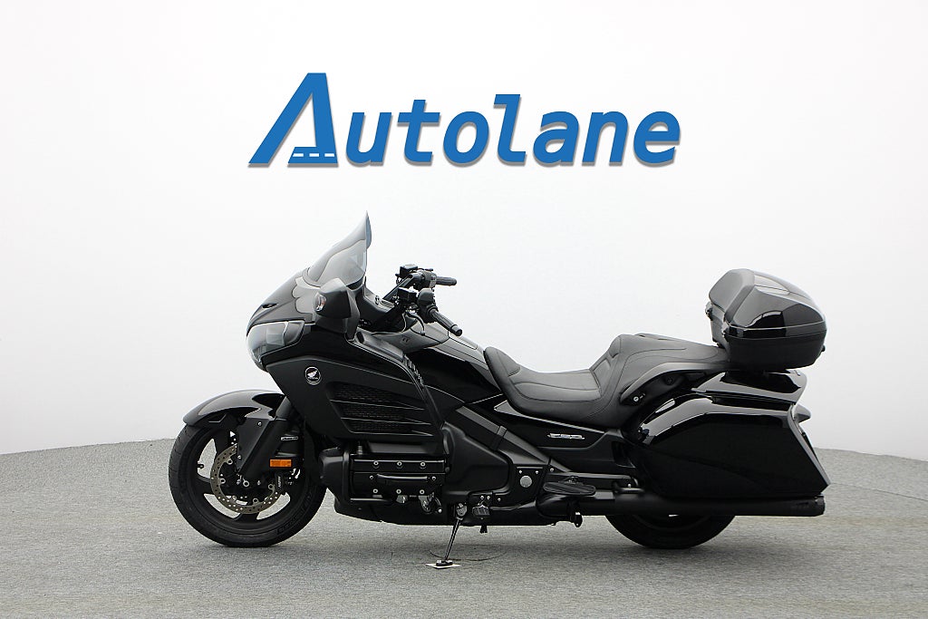 Honda GL1800B Gold Wing *ABS Endast 647 mil! Nya Däck Nyservad