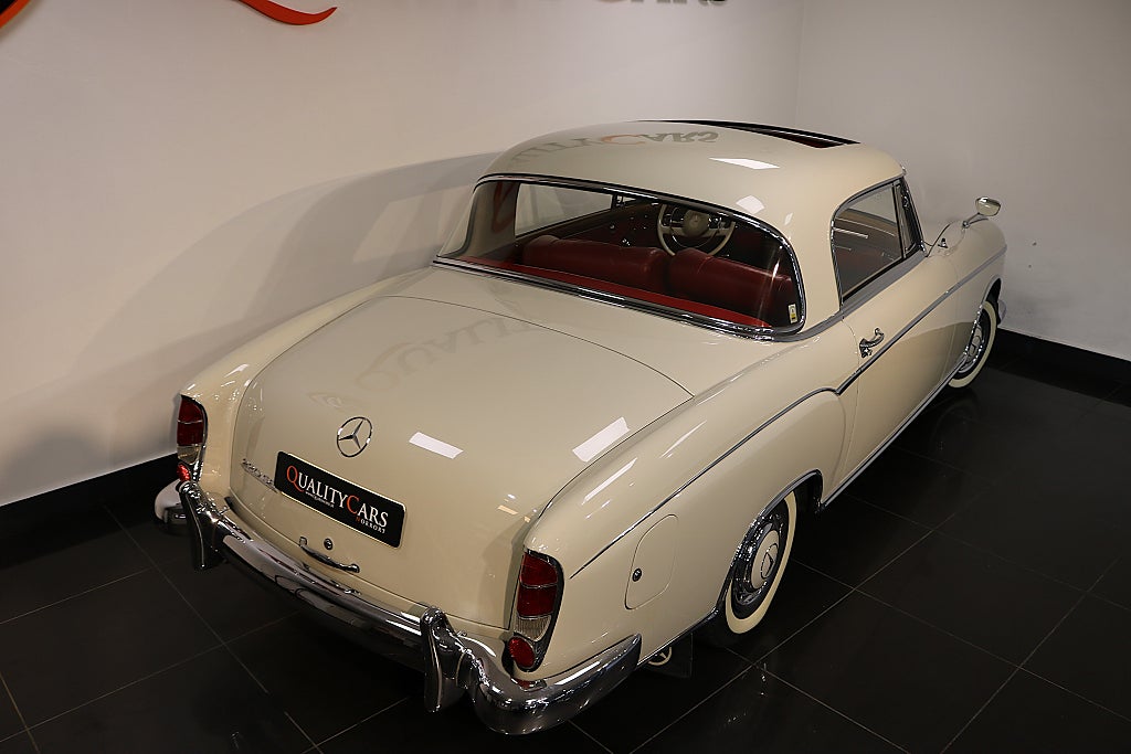 Mercedes-Benz W128 1960 - miniatyr 17