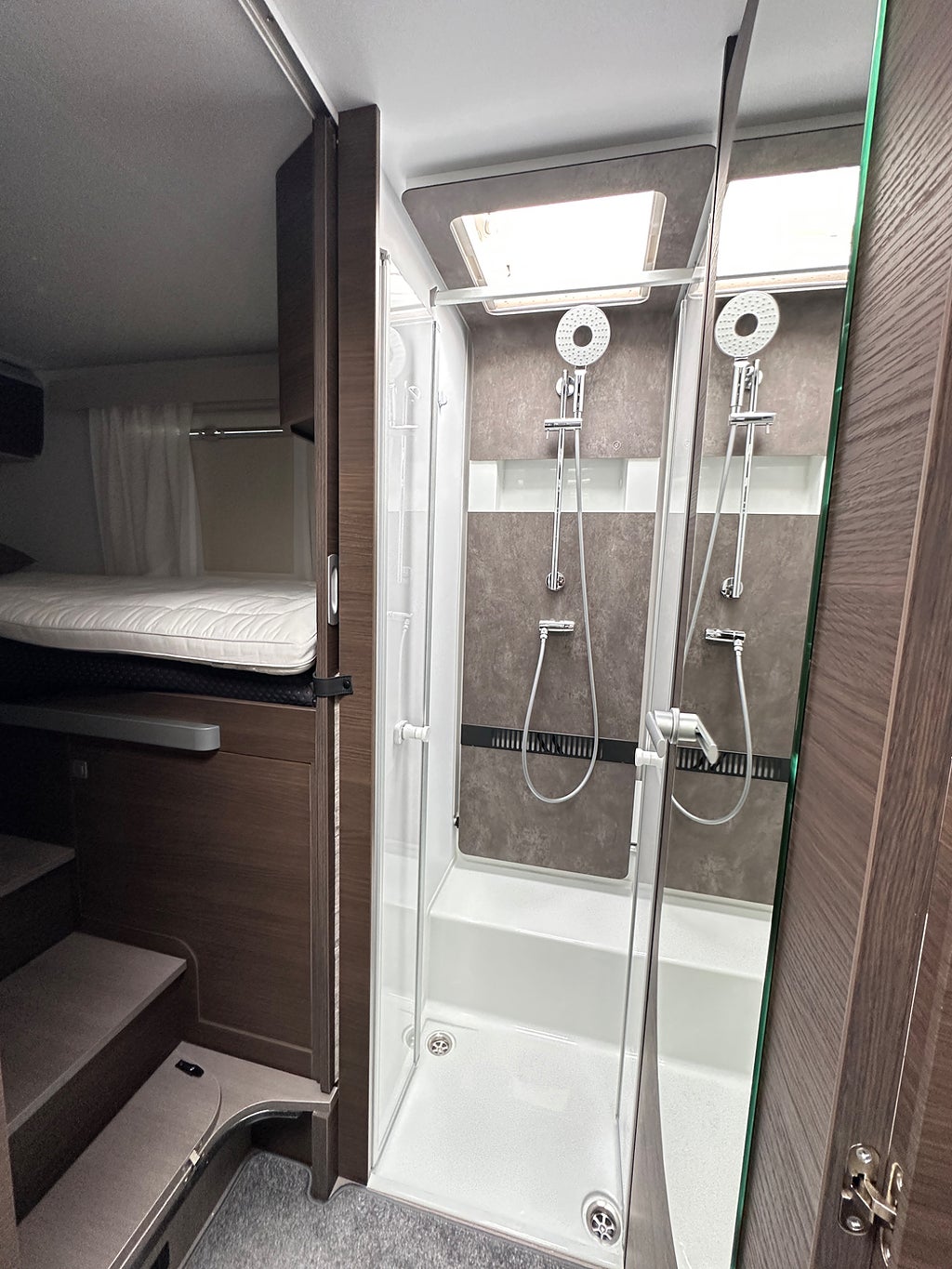 Adria 670SL MB Coral Supreme  9G-Tronic Automat 170Hk 275 Mil thumbnail