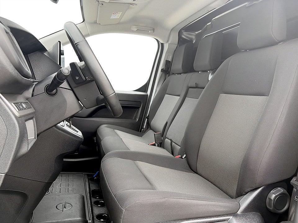 Bild på Opel Vivaro 2.0 BHDi 145hk Aut L3 B-KAMERA CARPLAY 3-SITS 
