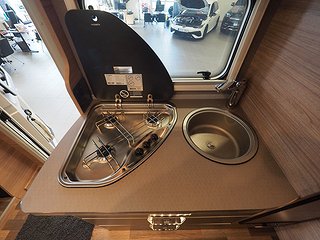 Husbil-halvintegrerad Weinsberg CaraCompact Suite 640 MEG  16 av 21
