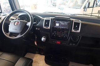Husbil-integrerad Niesmann Arto 88 EK 44 av 45