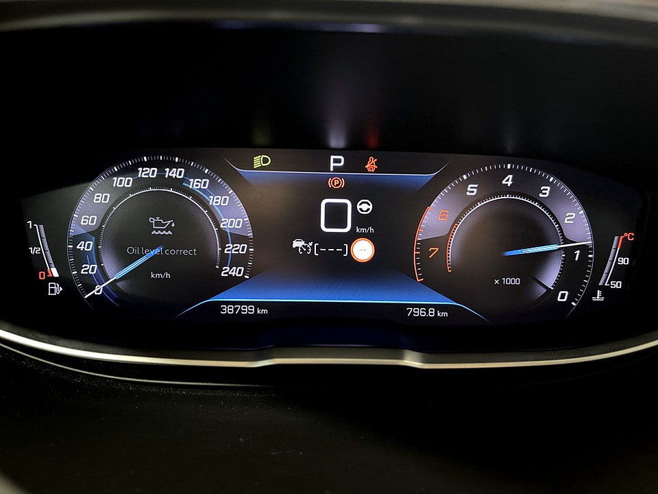 Bild på Peugeot 3008 GT Black Pack 1.2 PT 130hk Aut - B-KAMERA, CARPLAY