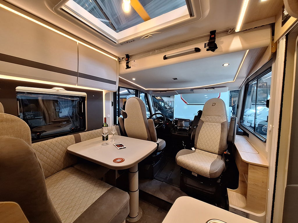 Dethleffs Globebus I6 Active Långbädd, Automat, Solcell, Vinter Komfort Pa