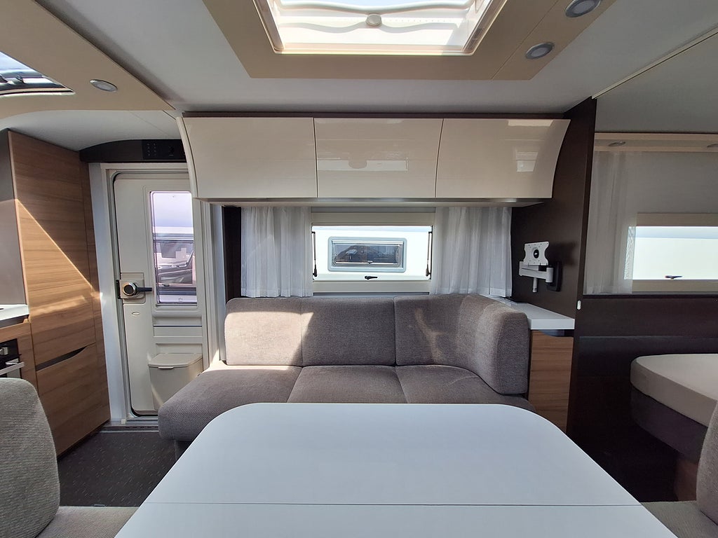 Adria Alpina 663 HT Queenbädd, Dusch, AC, Mover -2025
