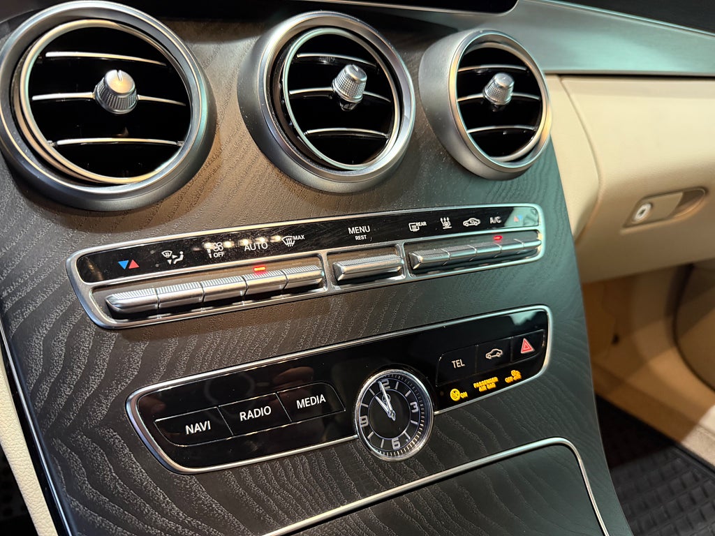 Mercedes-Benz C 220 d Coupé AMG Värmare Glastak 19tum - bild 6