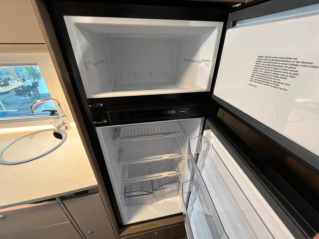 Carado A 464 / B-kort / 6 bältade / 6 Sovplatser / 845 Mil - Carado