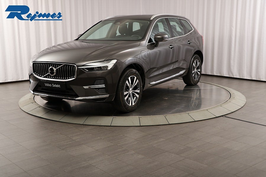 Volvo XC60 T6 Core Special Edition/Pano/Drag