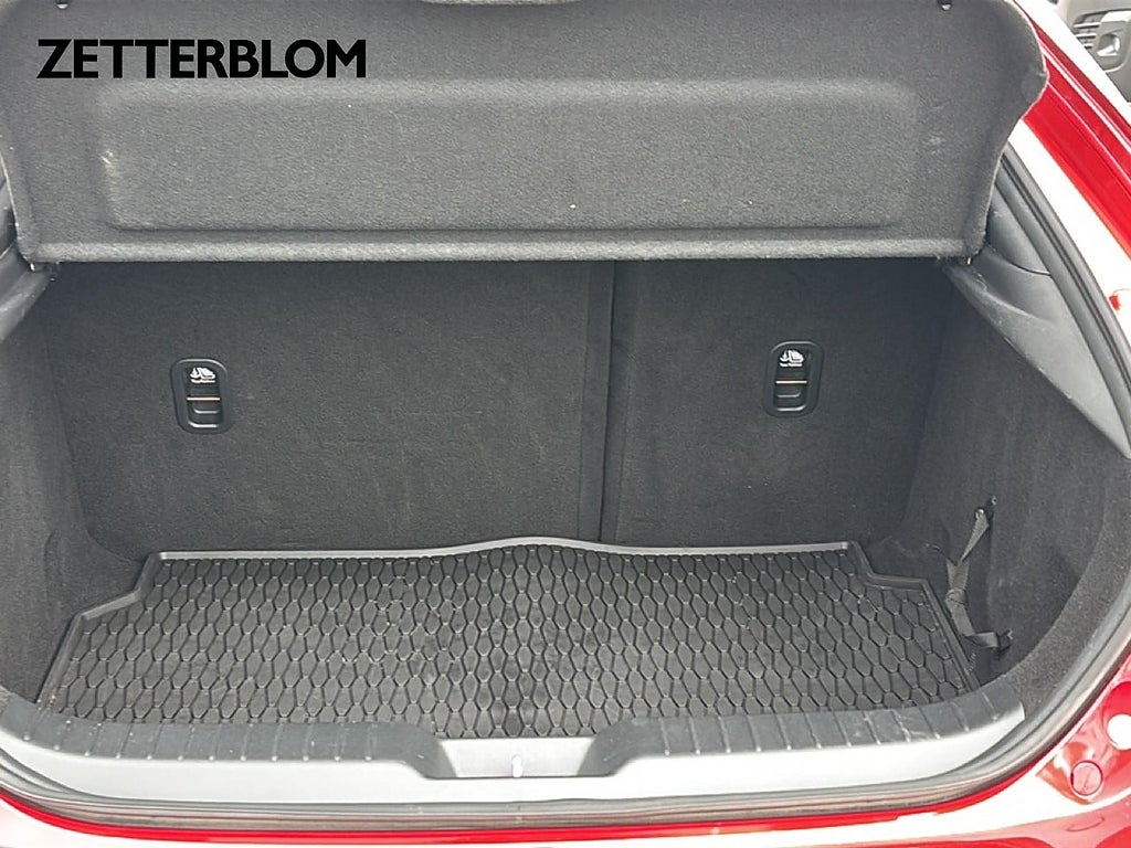 Halvkombi Mazda 3 6 av 15