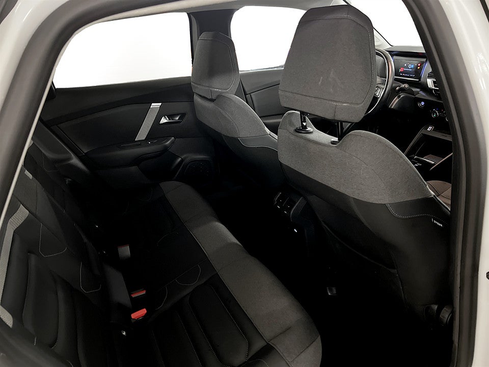 Bild på Citroën C4-X Shine 1.2 PT 130hk Aut B-KAMERA CARPLAY