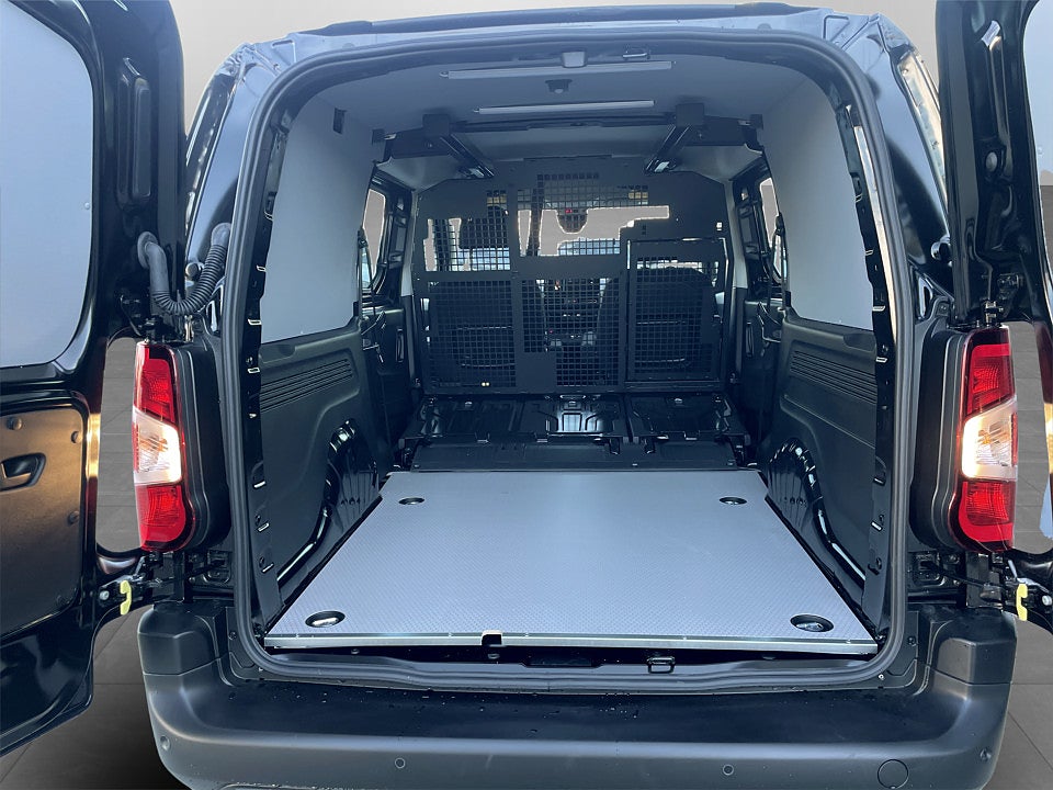 Bild på Citroën Berlingo Crew Cab 130hk Aut - EDITION! SERVICE & V-HJUL INGÅR!