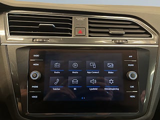 Volkswagen Tiguan 2.0 TSI 4Motion R-Line Kamera/Värmare/SoV-Däck/Drag