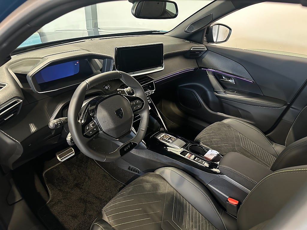 Bild på Peugeot 2008 GT PureTech 130hk Aut - PRIVATLEASING