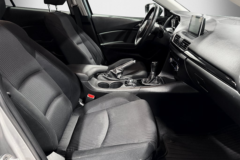 Mazda 3 Sport 2,0 SKYACTIV-G 120hk Vision Navi P-sensorer 2016