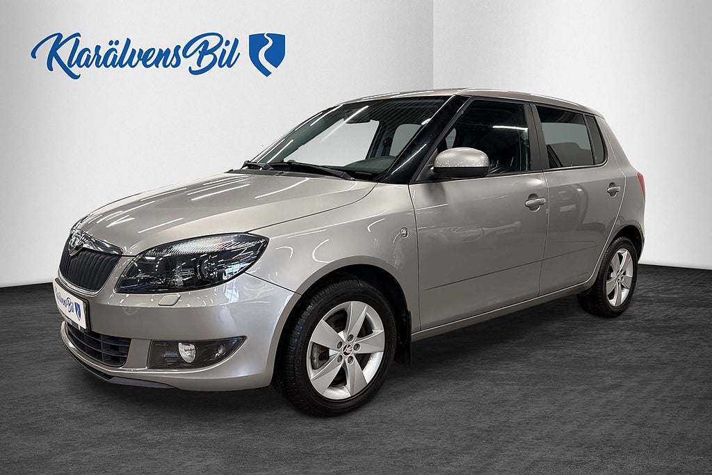 Skoda Fabia 1.2 TSI Ambition 105hk En Ägare Lågmil Farthållare Pdc
