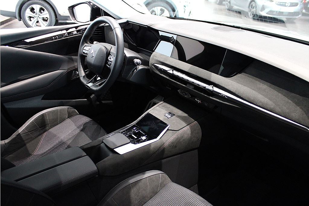 Bild på DS 4 Performance Line E-Tense 225hk Aut - MOTORISERAD BAKLUCKA, B-KAM