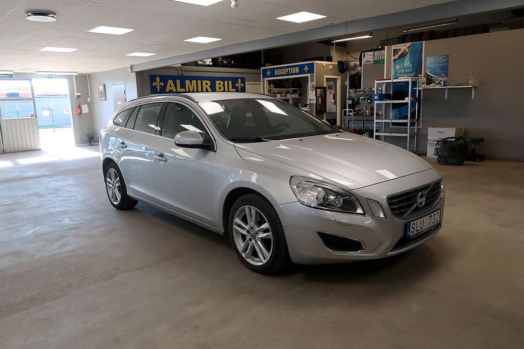 Volvo V60 D4 AWD Geartronic Momentum Euro 5 / Automat / Drag