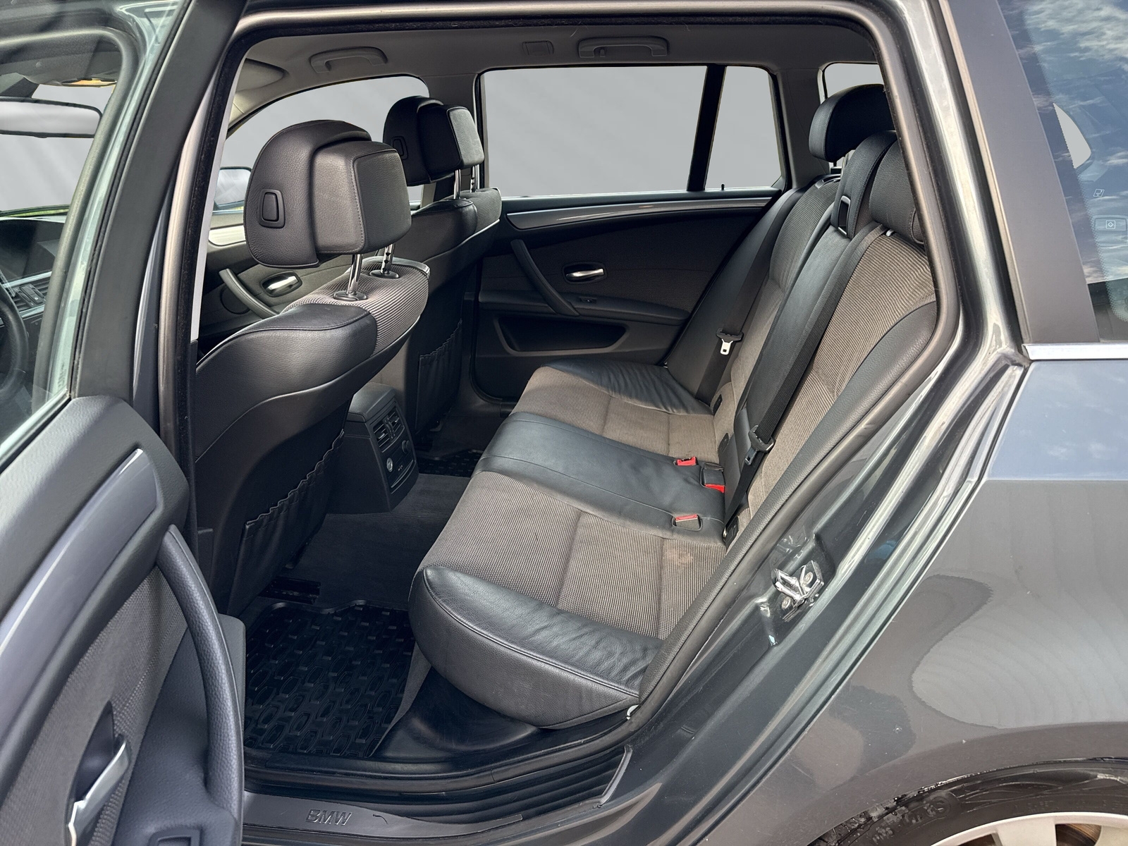BMW 525 2009, bild 7/10