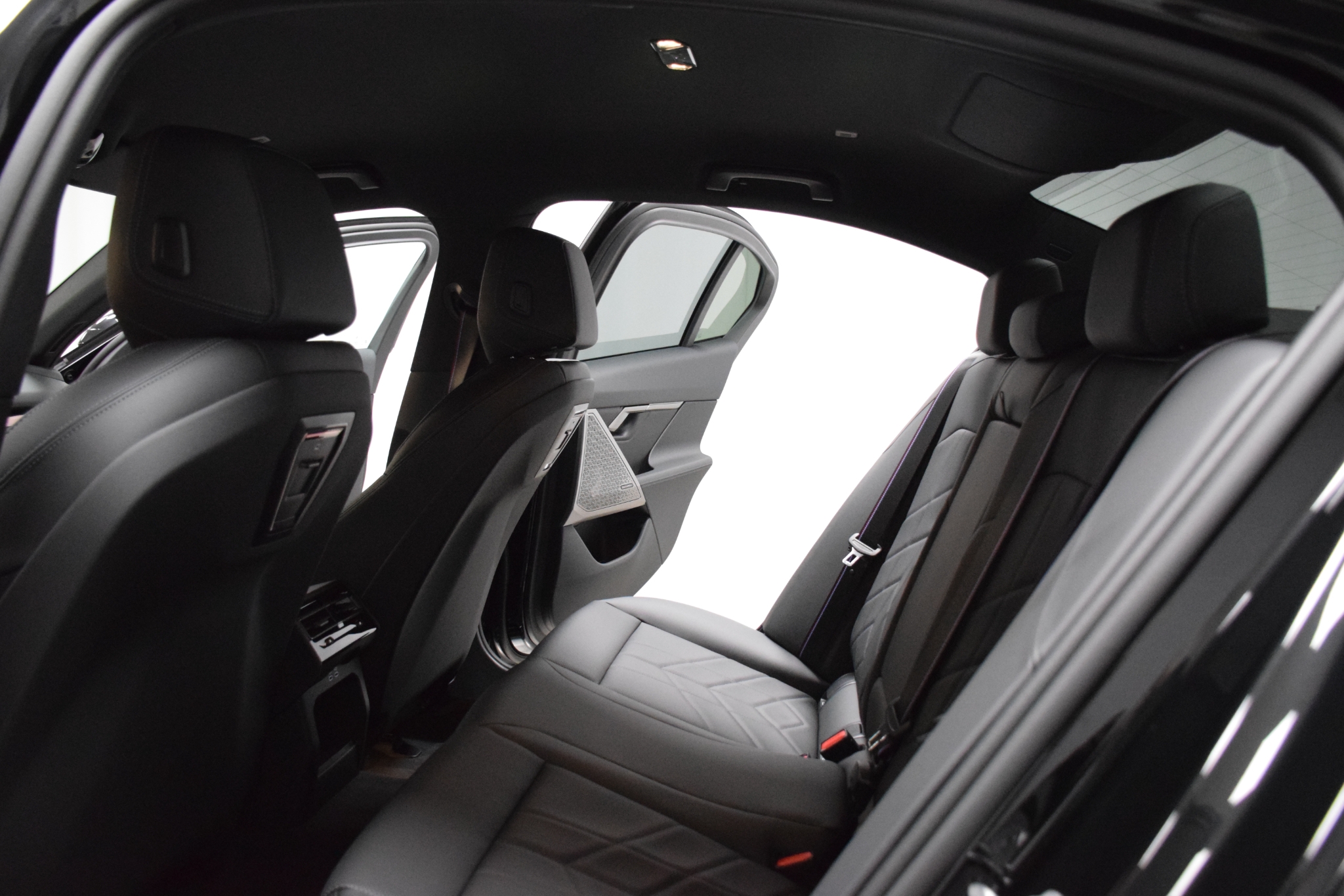 BMW 550 e xDrive Sedan 2025, bild 6/56