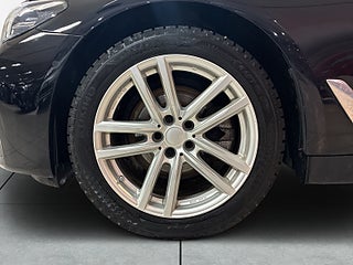 BMW 520d xDrive 190hk MOMS Dvärme HiFi Bkamera Rattvärme Navigation S&V