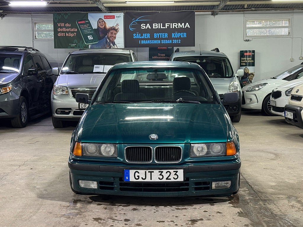BMW 320 i Sedan Välskött Automat Dragkrok taklucka