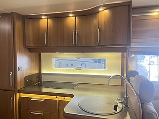 Husbil-halvintegrerad Kabe TM 740 LXL 14 av 21