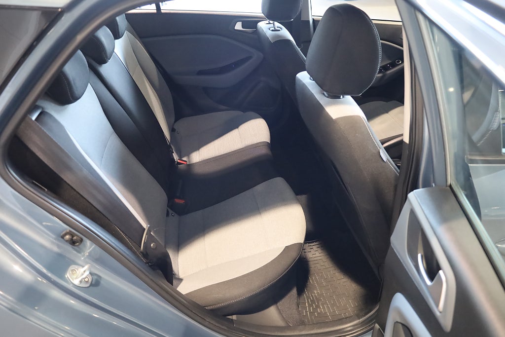 Hyundai i20 1.2 ComfortPlus PDC Blåtand Rattvärme 2016