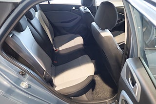 Halvkombi Hyundai i20 12 av 20