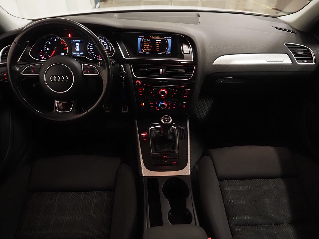 Audi A4 Avant 2.0 TDI 150hk Quattro S-Line Dragkrok PDC 2015