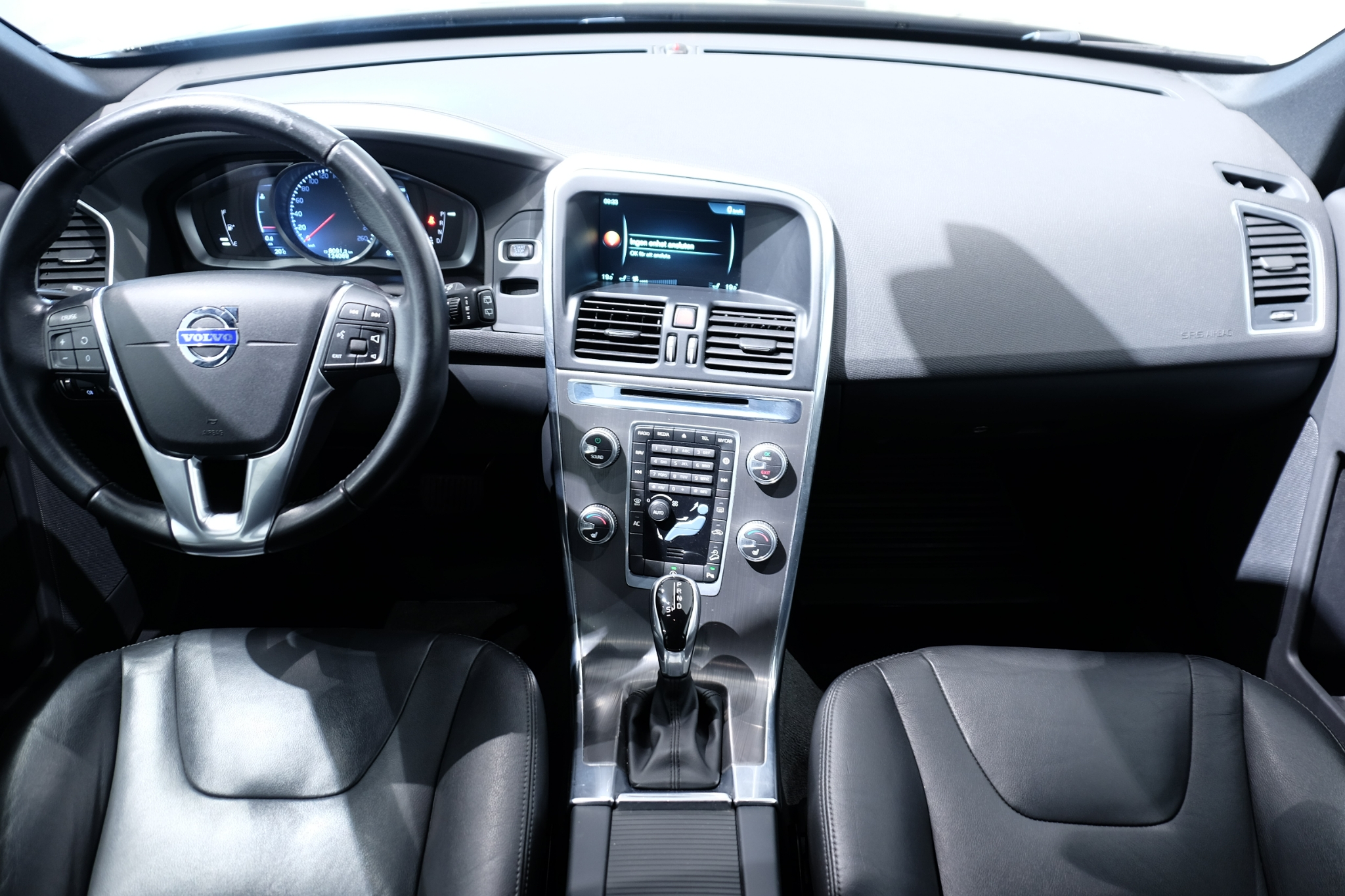 Volvo XC60 2016, bild 6/45