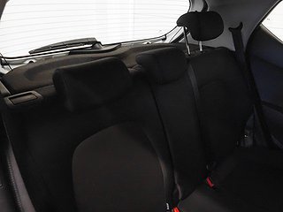Halvkombi Hyundai i10 12 av 20