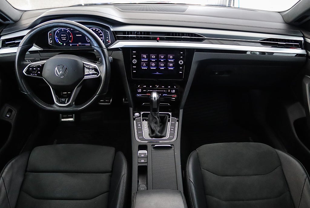 Volkswagen Arteon Shooting Brake 2.0 TDI 4M R-Line Cockpit Värmare Drag