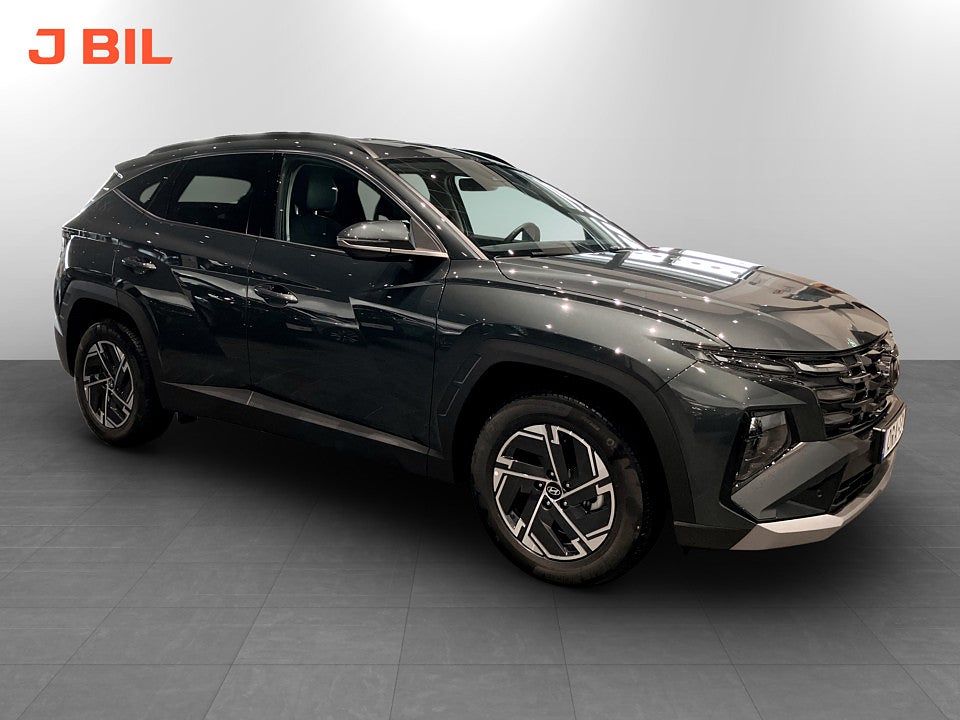 Hyundai Tucson Essential Hybrid 215hk Aut 4WD B-KAMERA CARPLAY