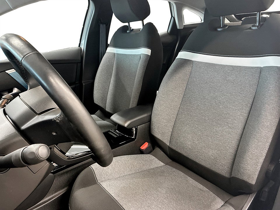 Bild på Citroën e-C4 Feel 50kWh 136hk Aut RATTVÄRME P-SENSORER