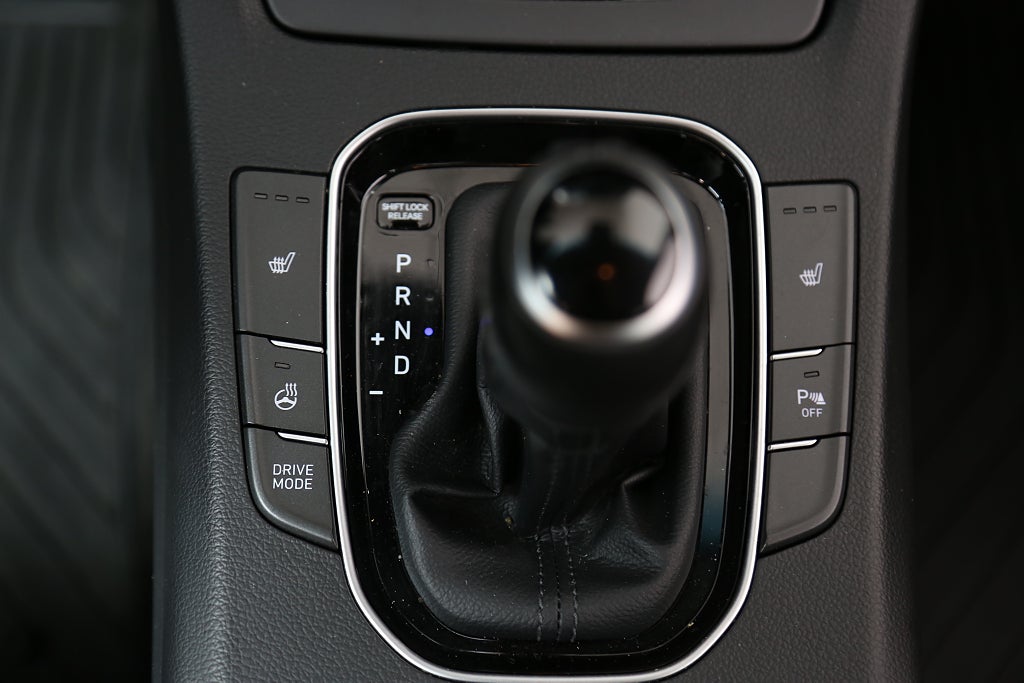 Hyundai i30 1,0 T-GDI 120hk MHEV Essential Aut 5d Kamera Drag 2022