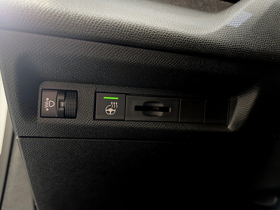 Bild på Peugeot 308 SW Allure Hybrid 145hk Aut B-KAMERA CARPLAY RATTVÄRME