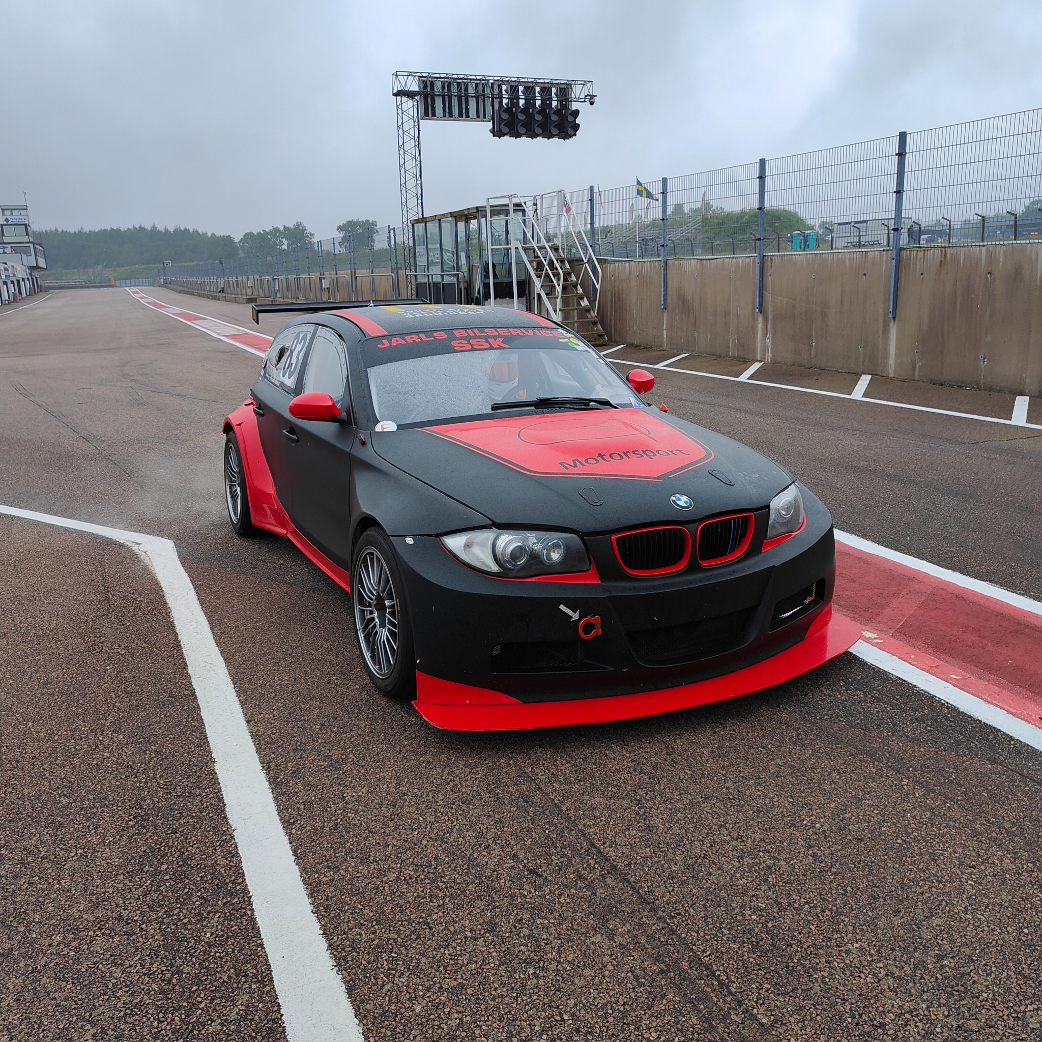 BMW 140 V8 2012, bild 3/31